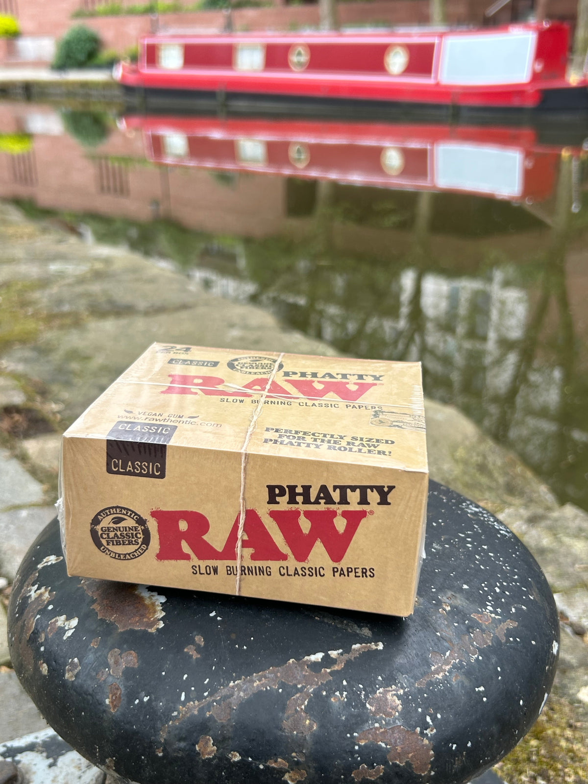 RAW Phatty rolling papers